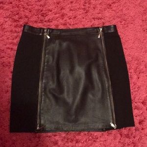 Cache half leather half ponte zip skirt